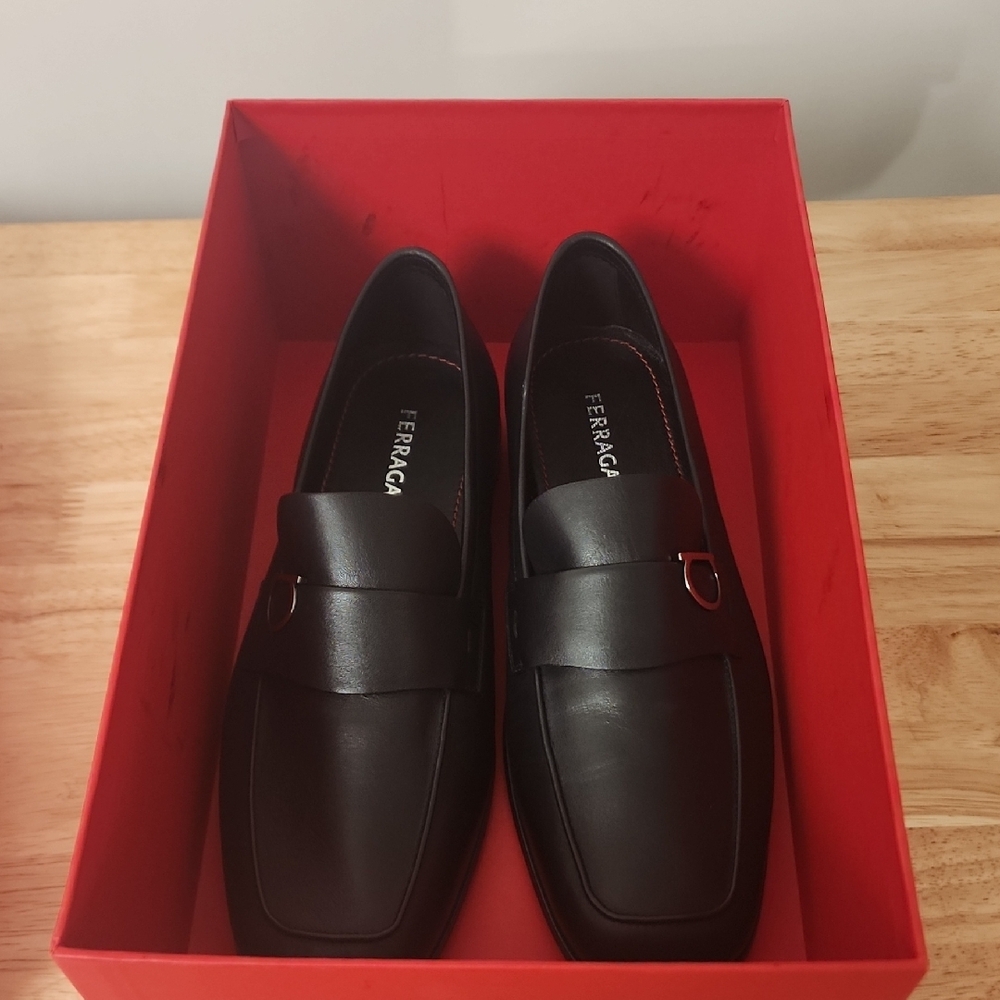 Ferragamo Black Leather Loafers with Silver Buckle - Picture 10 of 10